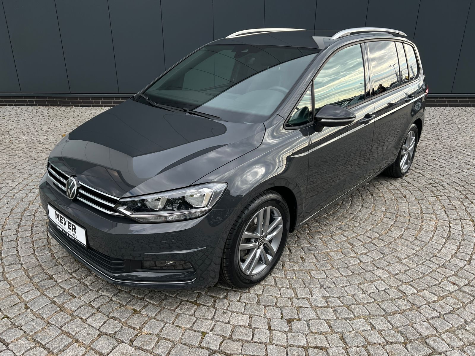 Fahrzeugabbildung Volkswagen Touran GOAL 1.5 TSI DSG *AHK, ACC, Kamera, 17''-
