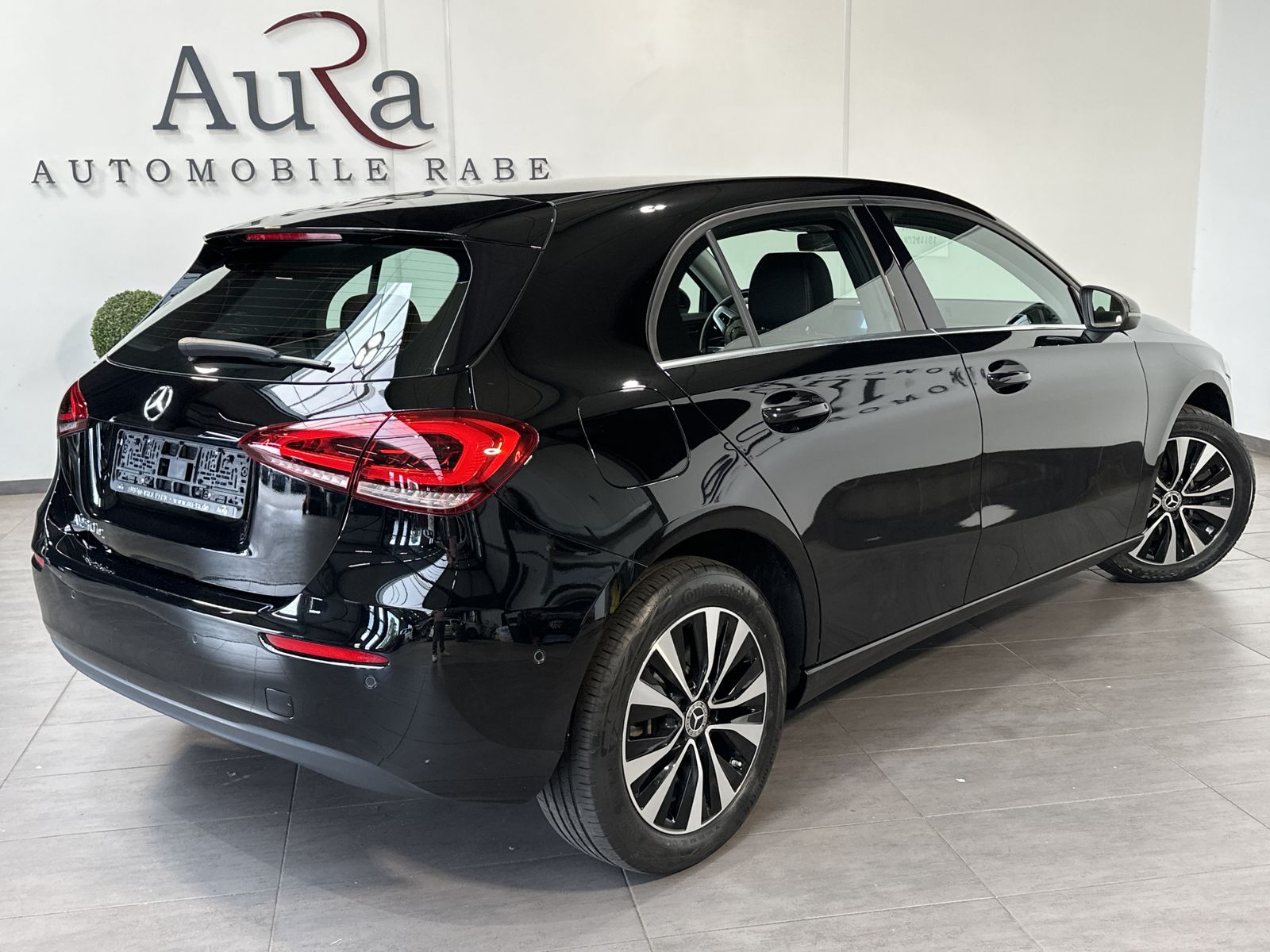 Fahrzeugabbildung Mercedes-Benz A 250e Style NAV+LED+WIDESCREEN+CARPLAY+DISTRONI