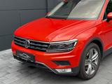 Volkswagen Tiguan Highline  4Motion DSG PANO LED 360° AHK - VW Tiguan Gebrauchtwagen in Bielefeld