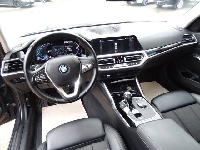 Fahrzeugabbildung BMW 320d Sport Line/1.Hd/Virtual/AHK/Leder Navi/