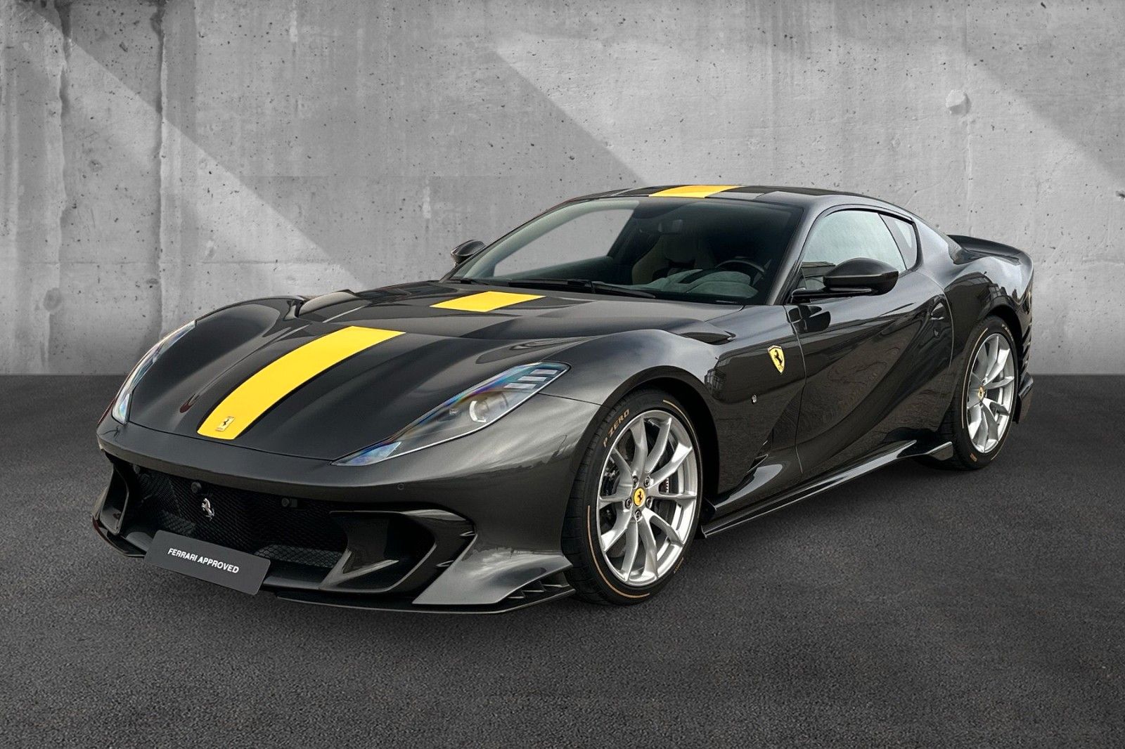 Fahrzeugabbildung Ferrari 812 Competizione*1 owner*painted stripe