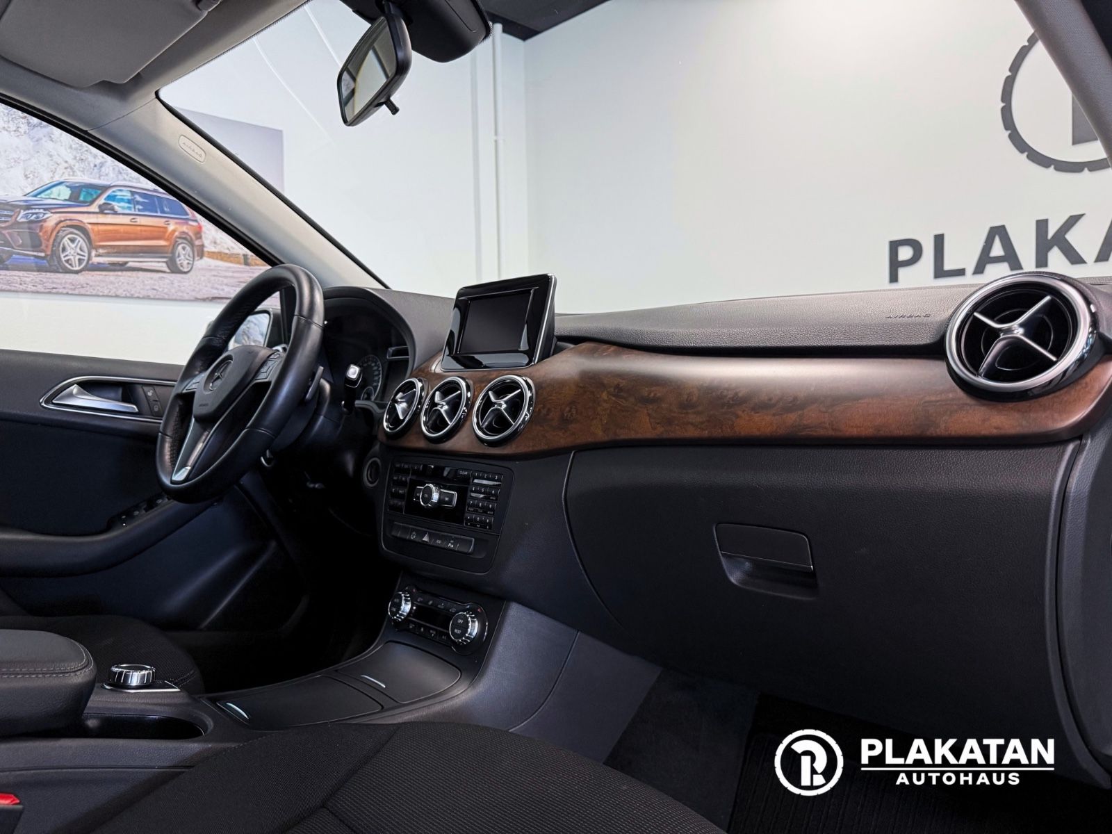 Fahrzeugabbildung Mercedes-Benz B 200 Navi Bi-Xenon Tempomat 1Hand
