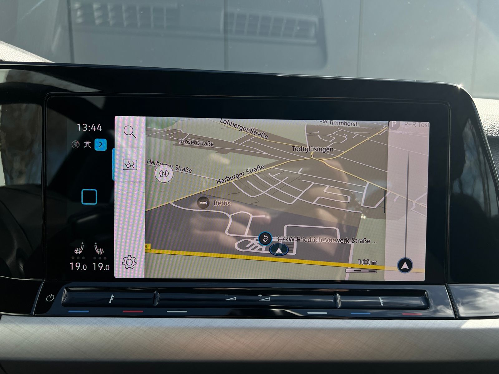 Fahrzeugabbildung Volkswagen Golf VIII 1.5 eTSI Life *AHK, Navi, AppConnect,