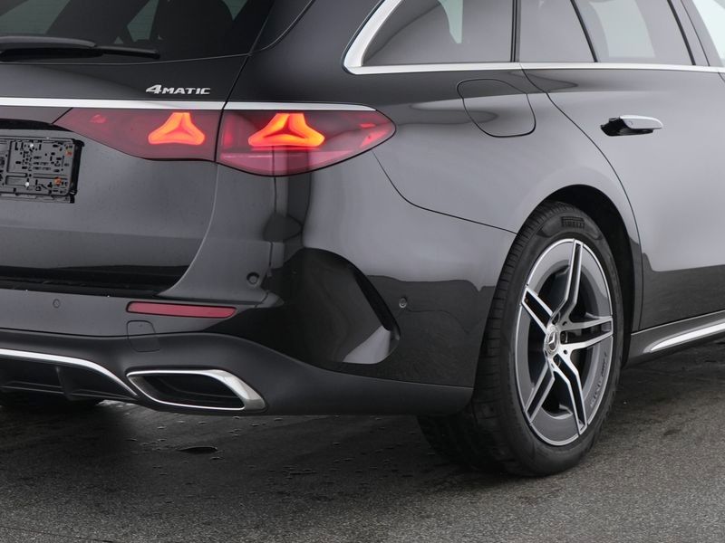 Fahrzeugabbildung Mercedes-Benz E 300 T de 4M AMG Pano+AirM+SKLIMA+FahrassisPlus