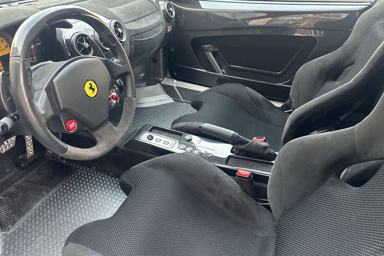 Fahrzeugabbildung Ferrari 430 Scuderia F1*LED*Carbon*dt. Fahrzeug*
