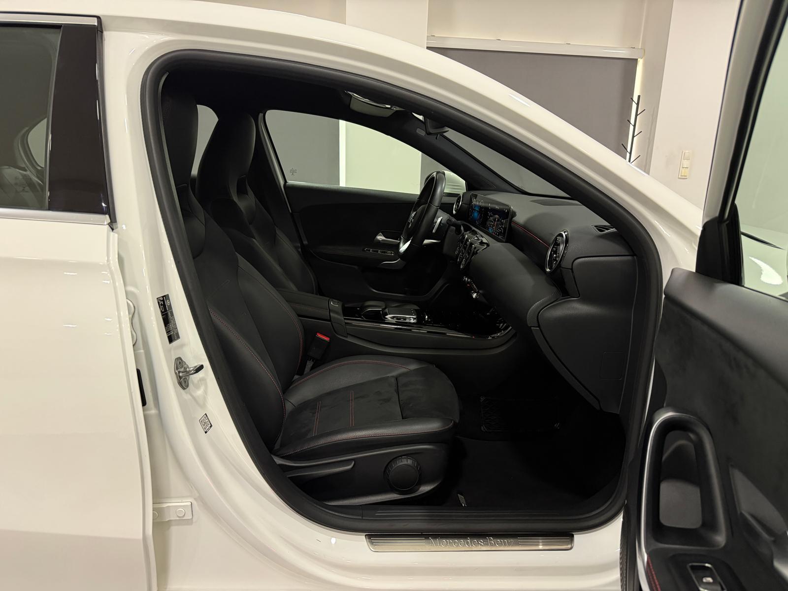 Mercedes-Benz A 180 7G AMG-LINE*WIDESCREEN*KAMERA*LED*SPUR*
