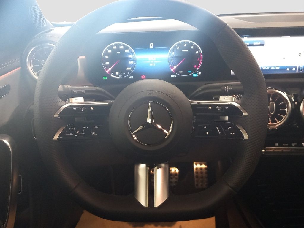 Fahrzeugabbildung Mercedes-Benz CLA 200 Shooting Brake AMG*Night*Navi*Pano*360°