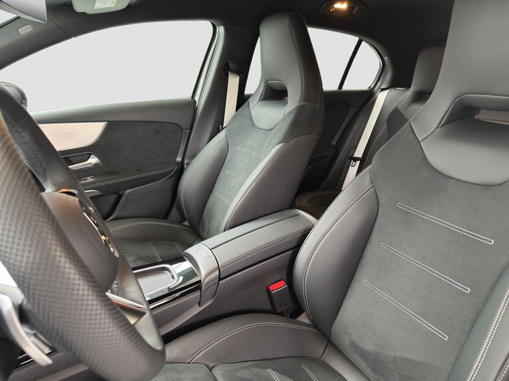 Fahrzeugabbildung Mercedes-Benz A 200 AHK*Navi*Fernlichtass.*LED*PDC*Sportp.*AUT