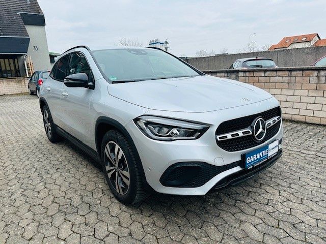 Mercedes-Benz GLA 180 7G-DCT*Totwinkel*Head-Up Display*Kamera