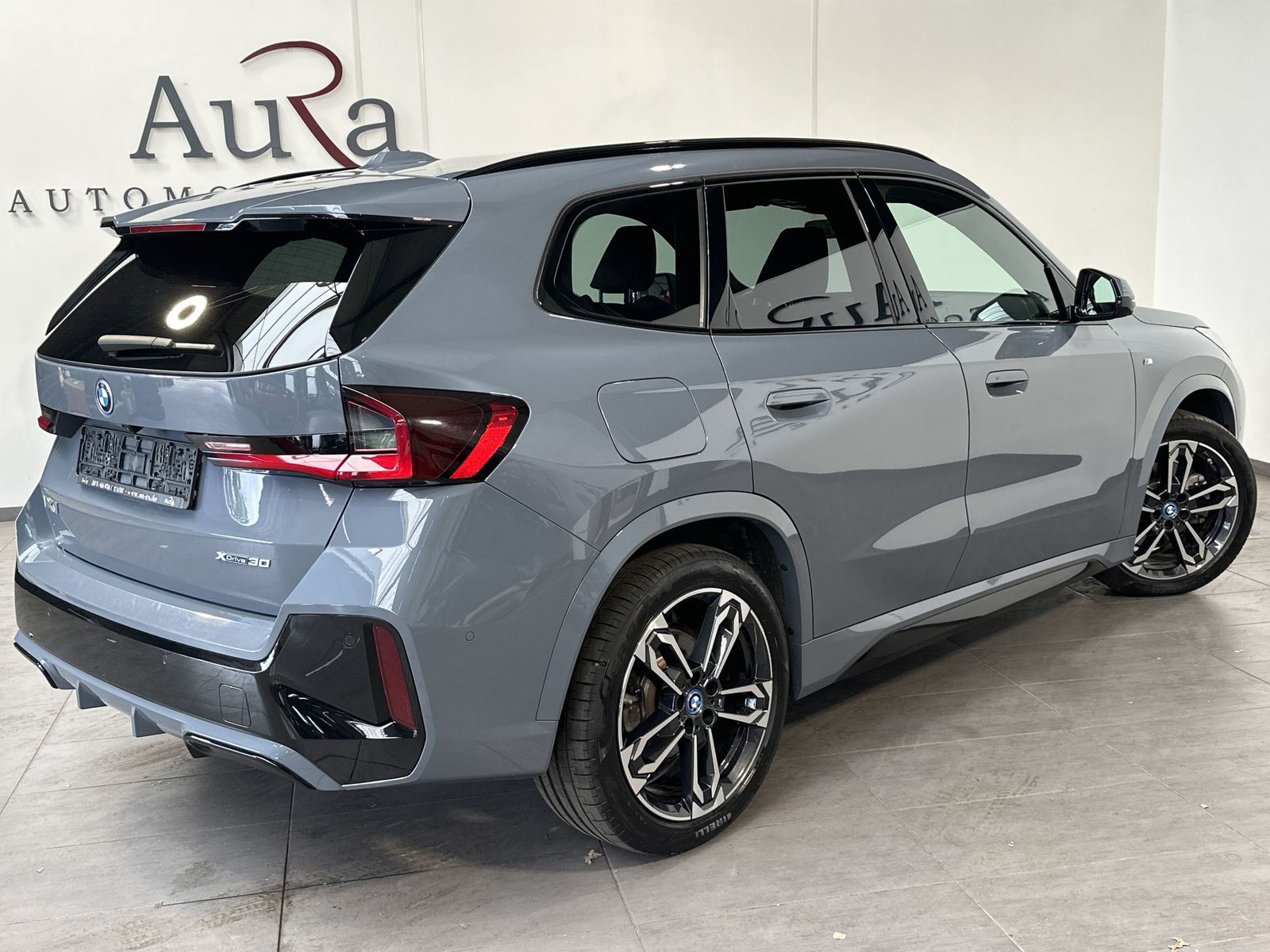 Fahrzeugabbildung BMW iX1 xDrive30 M-Sport NAV+LED+ACC+KAMERA+PANO+SHZ