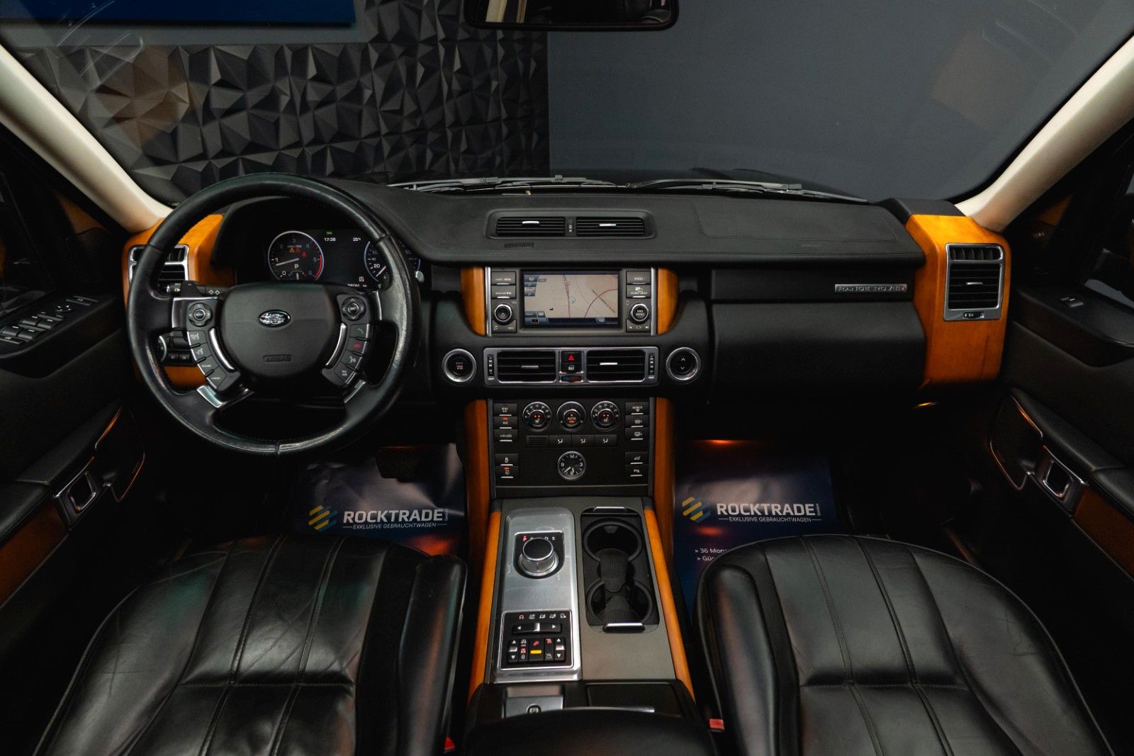 Fahrzeugabbildung Land Rover Range Rover V8 4.4 TD Vogue | Turbo + TÜV NEU