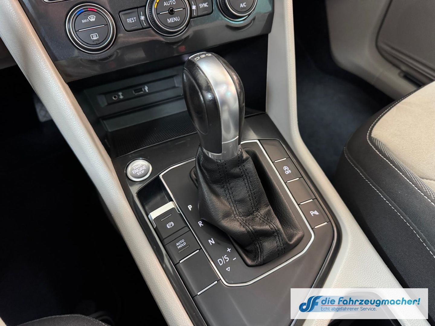 Fahrzeugabbildung Volkswagen Tiguan Highline BMT Start-Stopp El. Panodach Nav