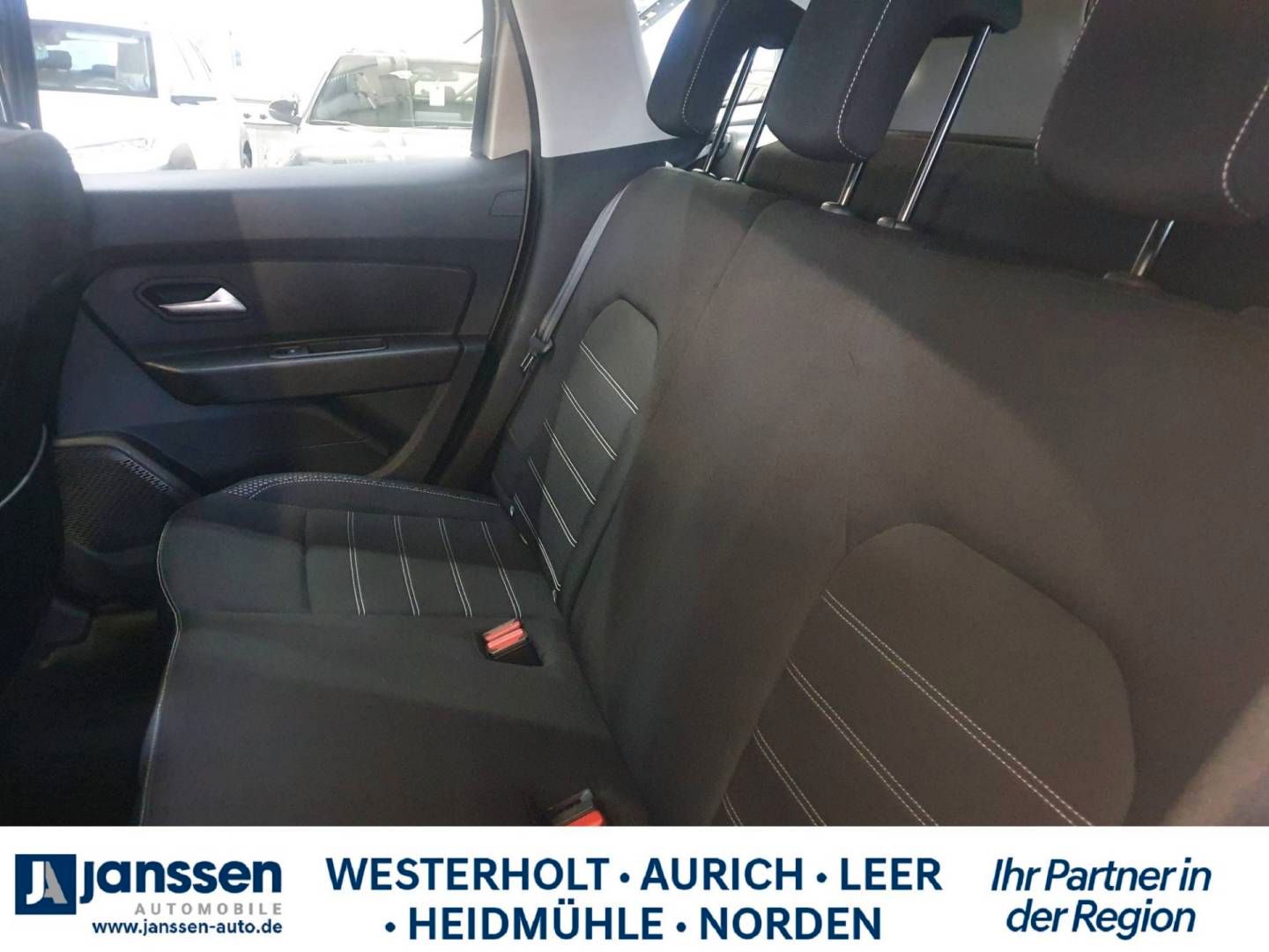 Fahrzeugabbildung Dacia Duster SCe Prestige