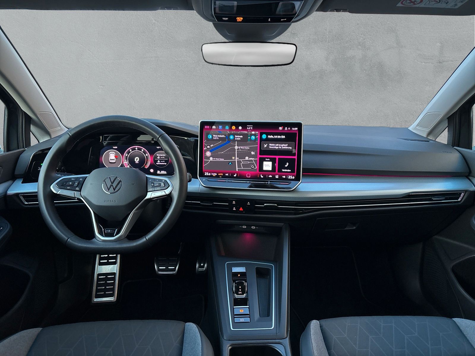 Fahrzeugabbildung Volkswagen Golf 1.5 eTSI Goal AHK Kamera AppConnect ACC