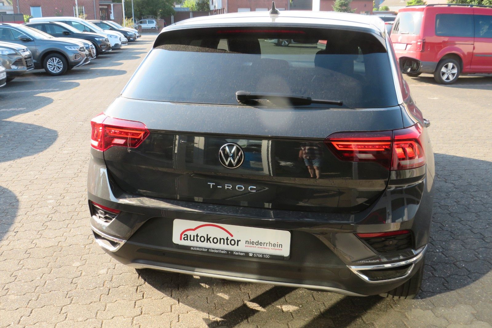Fahrzeugabbildung Volkswagen T-Roc Sport ACC LED PDC NAVI DAB 1.HAND
