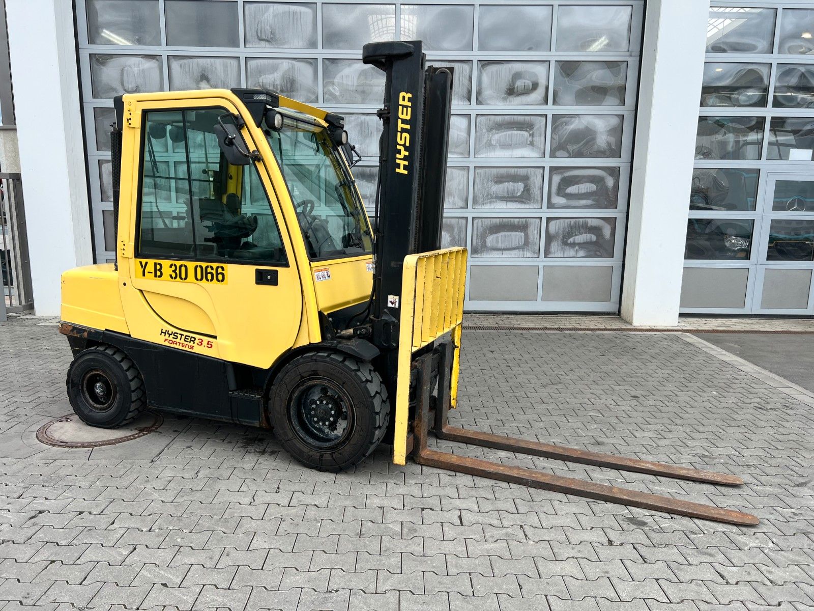 Fahrzeugabbildung Hyster H3.5 FT / Seitenschieber / HH:3,6m / nur 3.510h