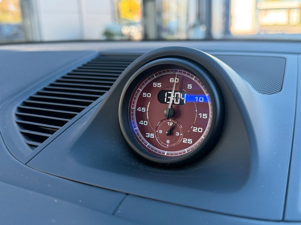 PORSCHE Macan 2023