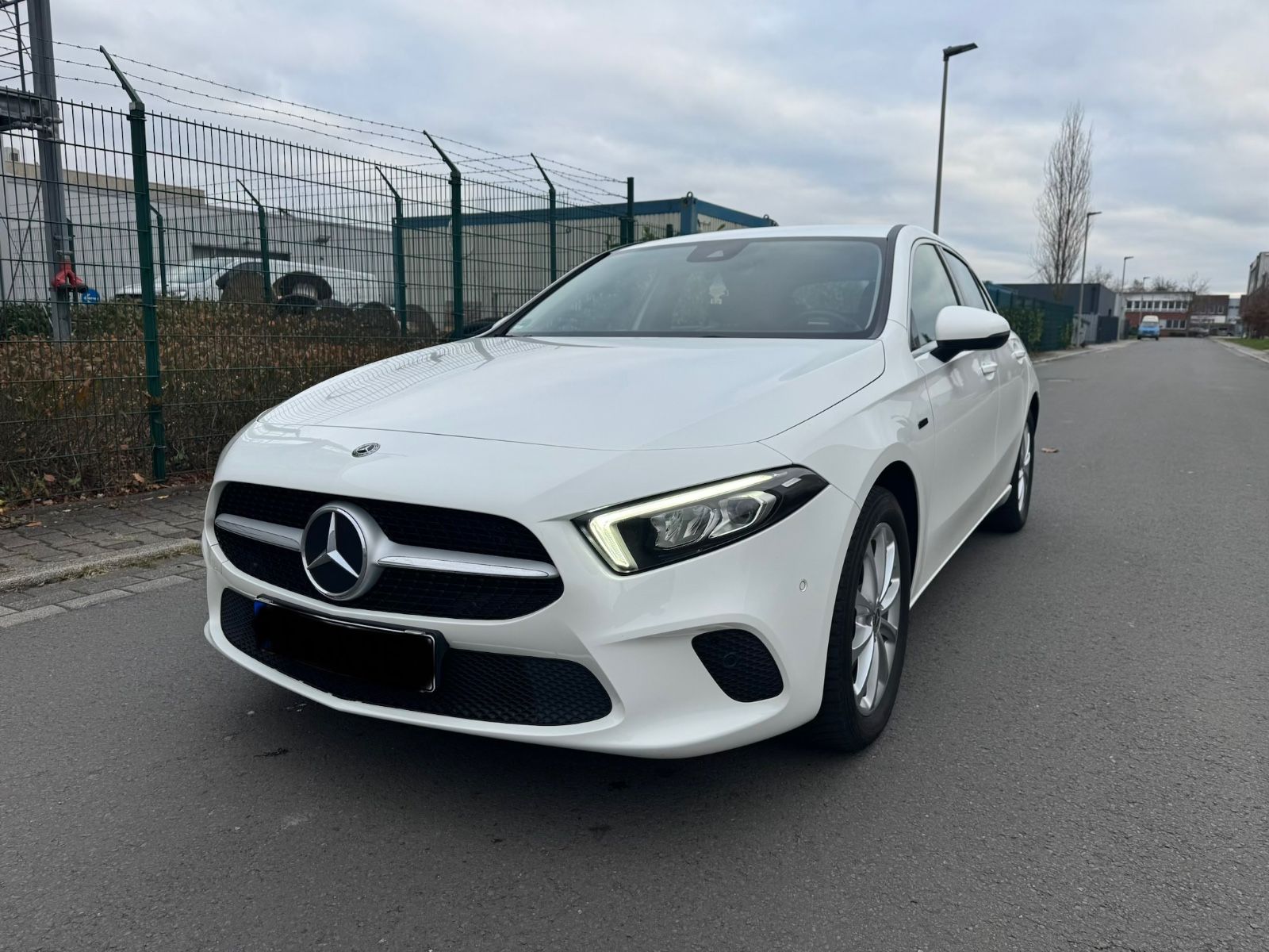 MERCEDES-BENZ A 250 e DCT -Benzin,Hybrid PlugIn