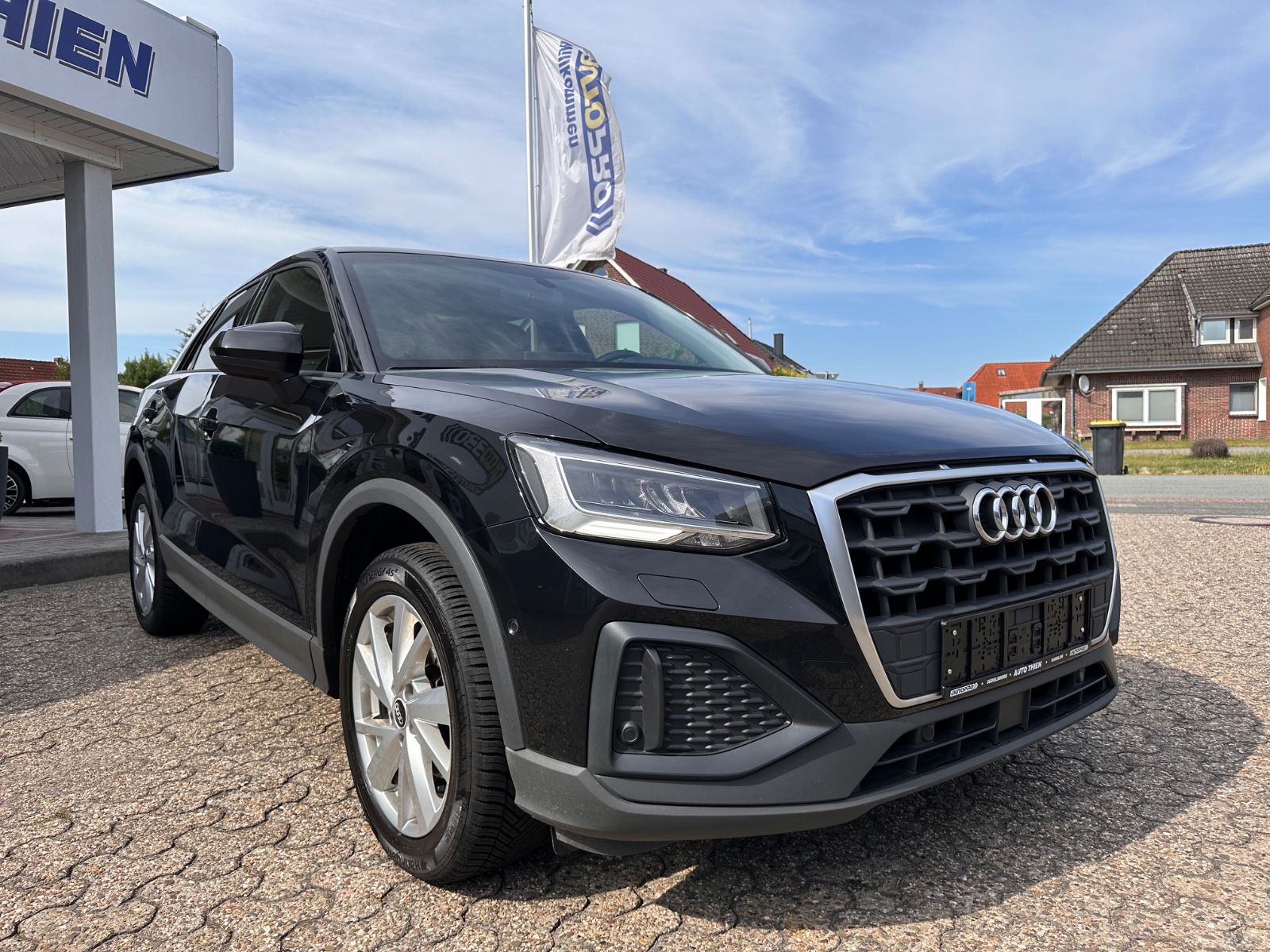 Fahrzeugabbildung Audi Q2 35 TFSI Navi/Virtual/APP/eHeck/RFK/PDC/LED