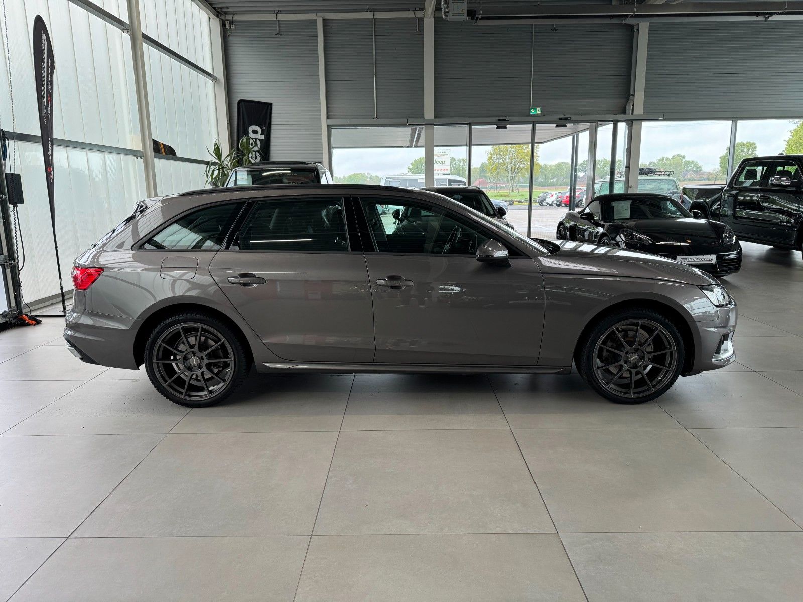 Fahrzeugabbildung Audi A4 Avant 40 2.0 TFSI advanced "Business-Paket"