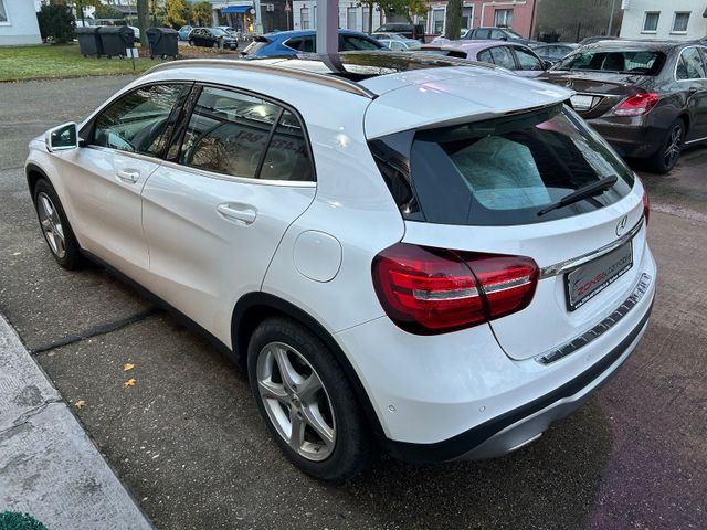 Fahrzeugabbildung Mercedes-Benz GLA 220 d Automatik+Panorama+Kamera+Navi+SHZ+BT+