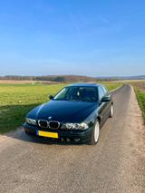 BMW 530d A - - BMW 530: Grün