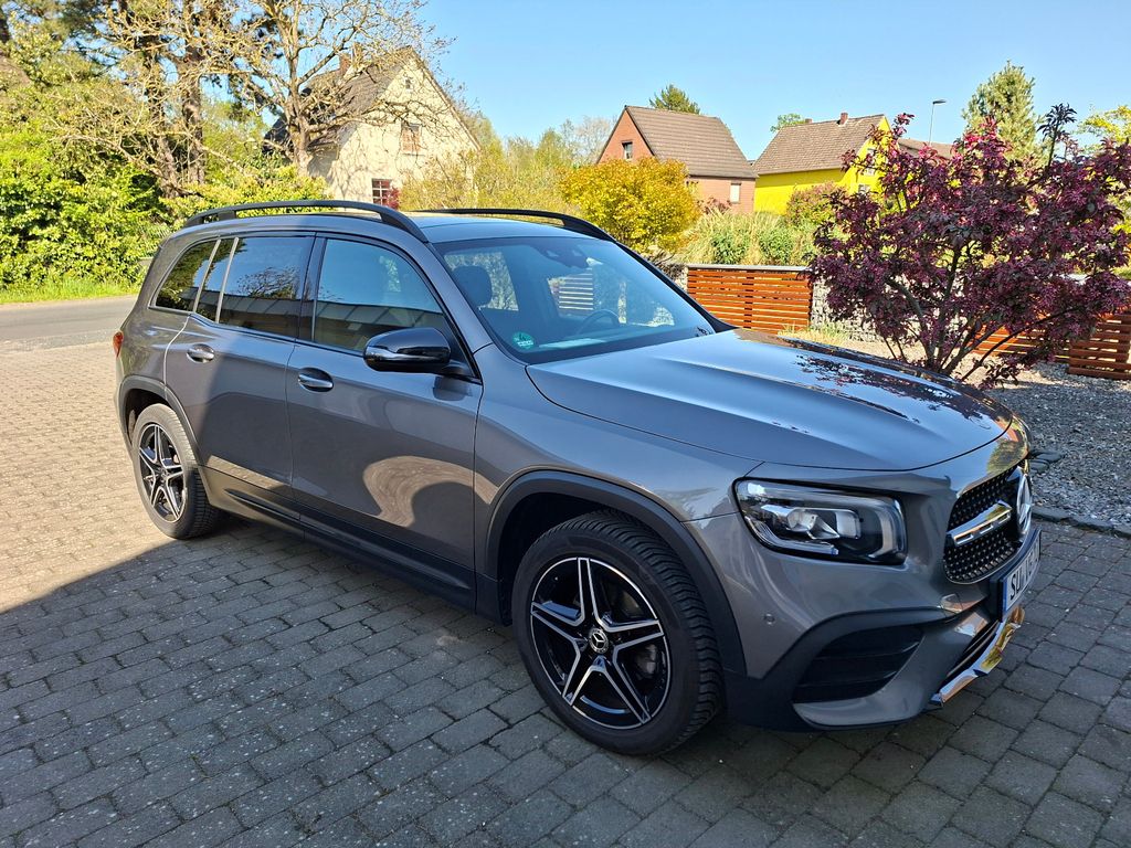 Image of Mercedes-Benz GLB 200