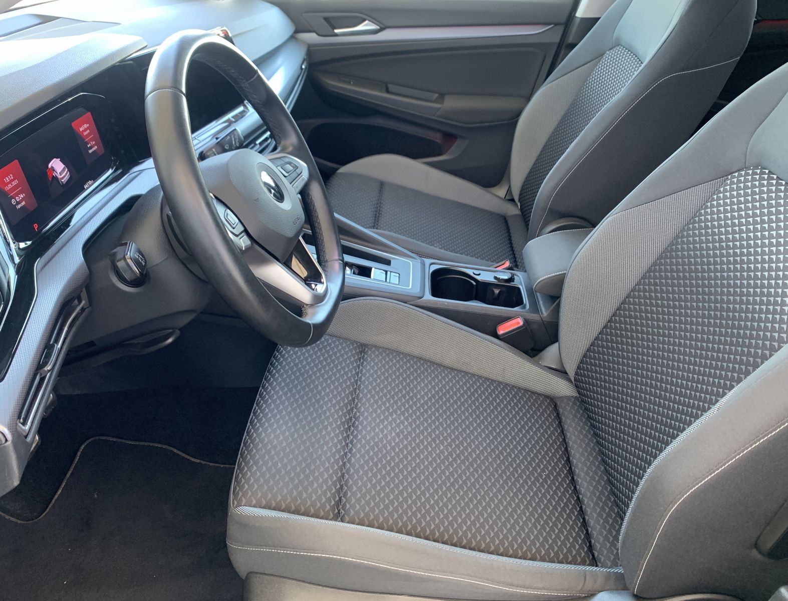 Fahrzeugabbildung Volkswagen Golf 2.0 TDI*LED-Plus*Cam*AHK*ACC*Navi*