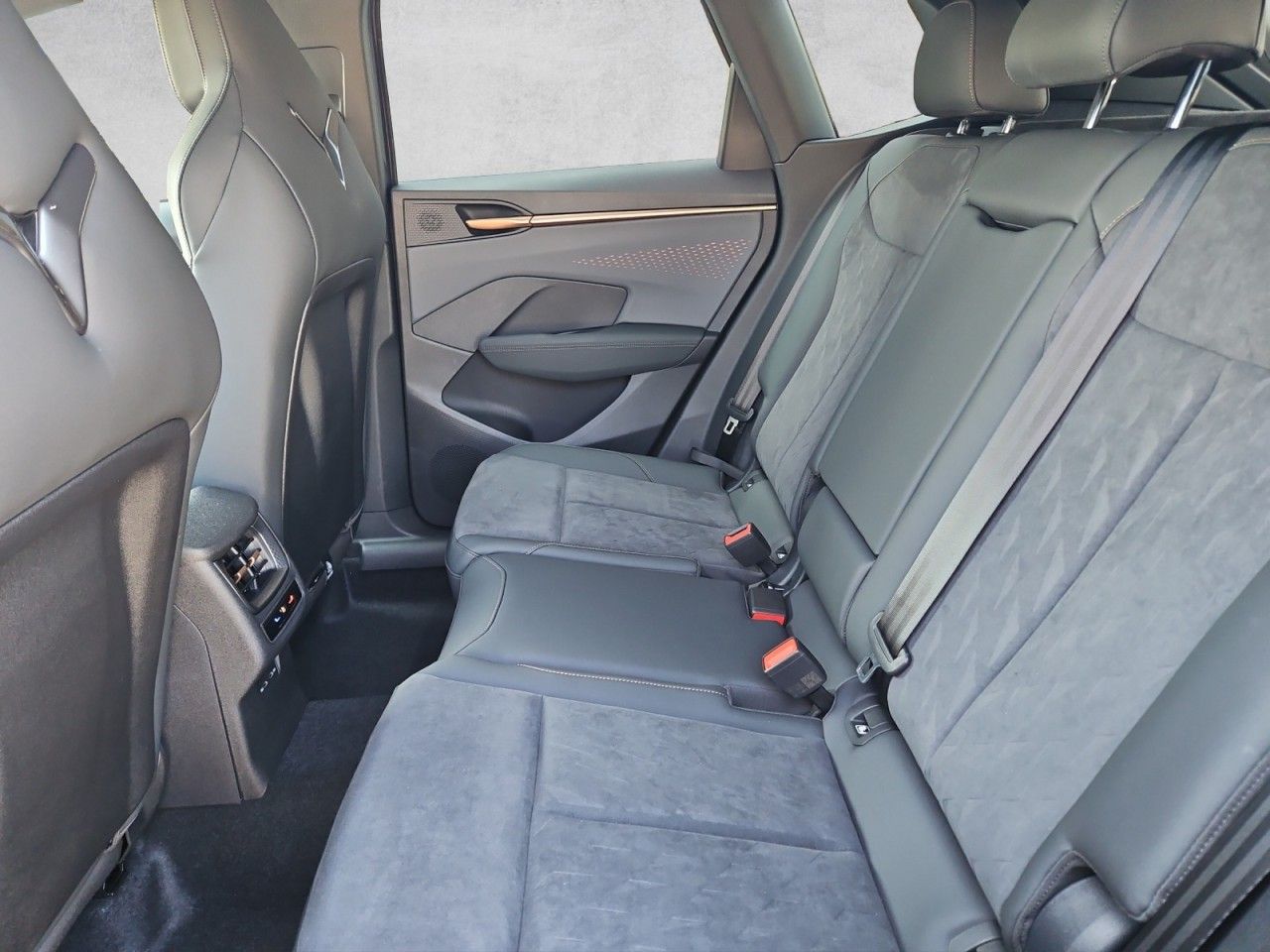 Fahrzeugabbildung CUPRA Terramar 2.0 TSI DSG 4Drive AHK,Sennheiser