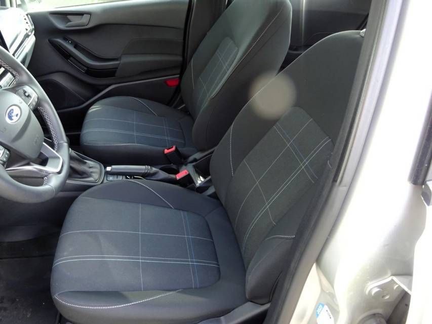 Fahrzeugabbildung Ford Fiesta  1.1 Cool & Connect ALW