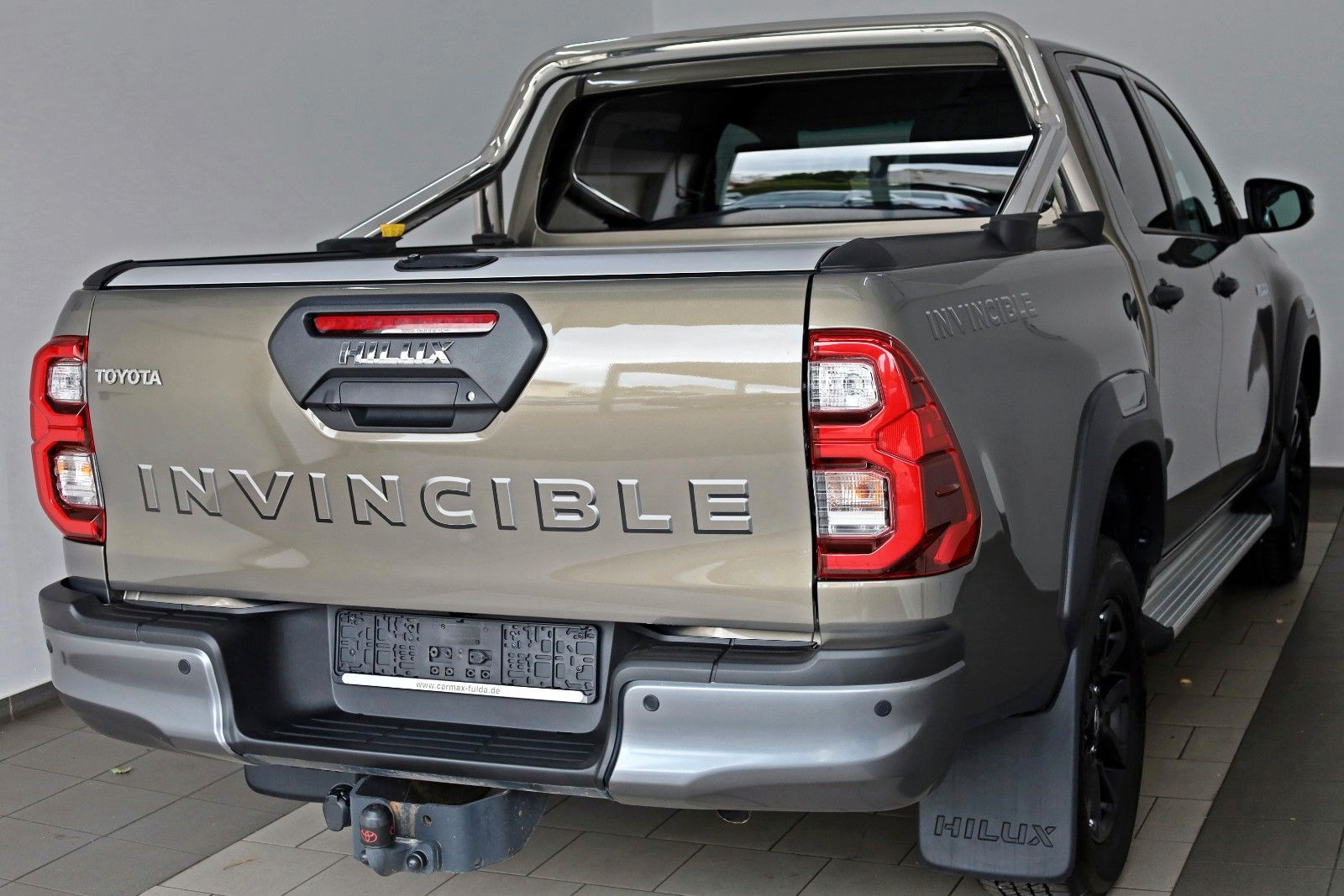 Fahrzeugabbildung Toyota Hilux 2.8 D-4D Invincible,ACC,Rollo,Rollbüg.,AHK