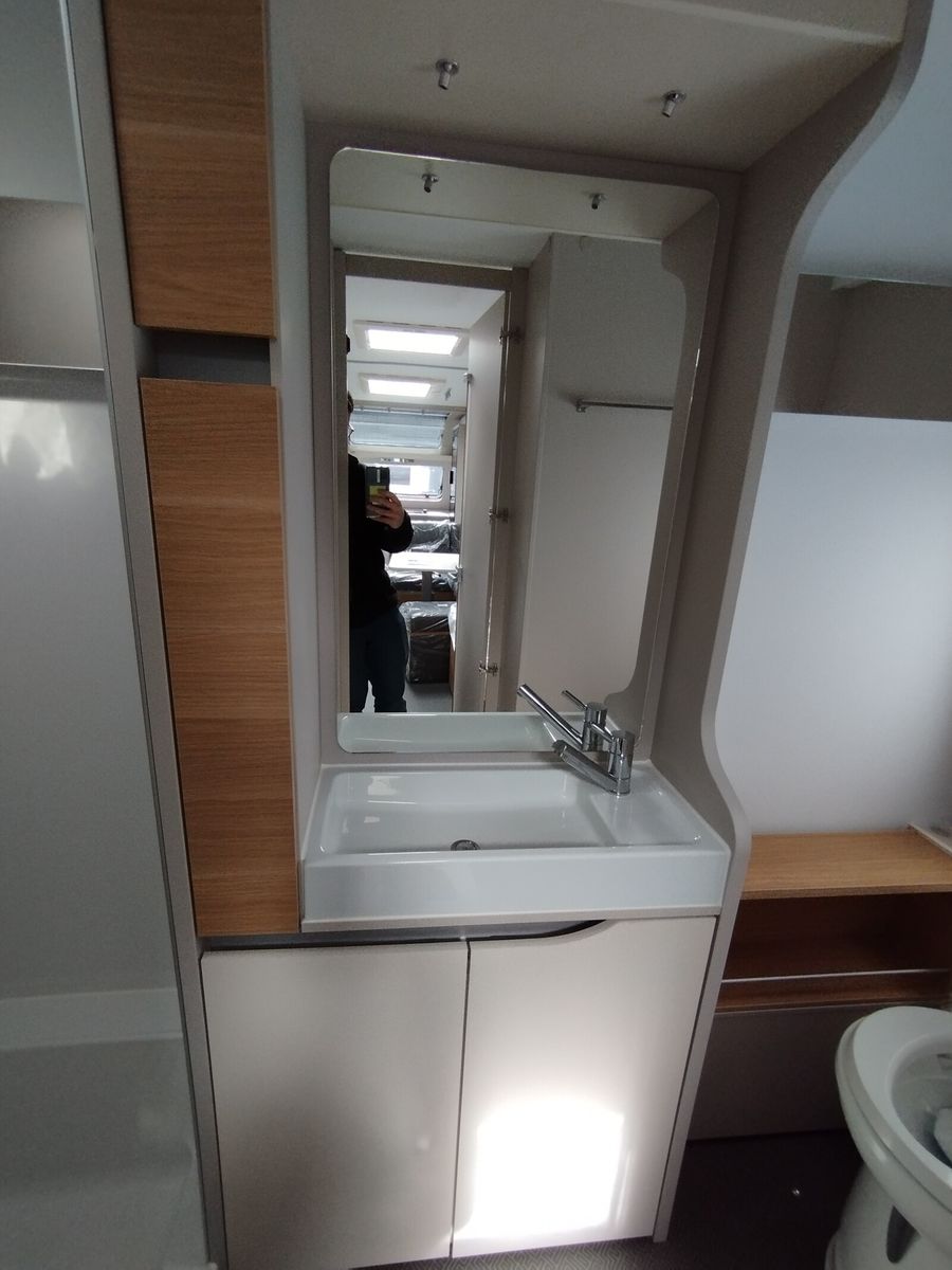 Fahrzeugabbildung Adria Adora 613 HT 2604,- EUR Sondernachlass