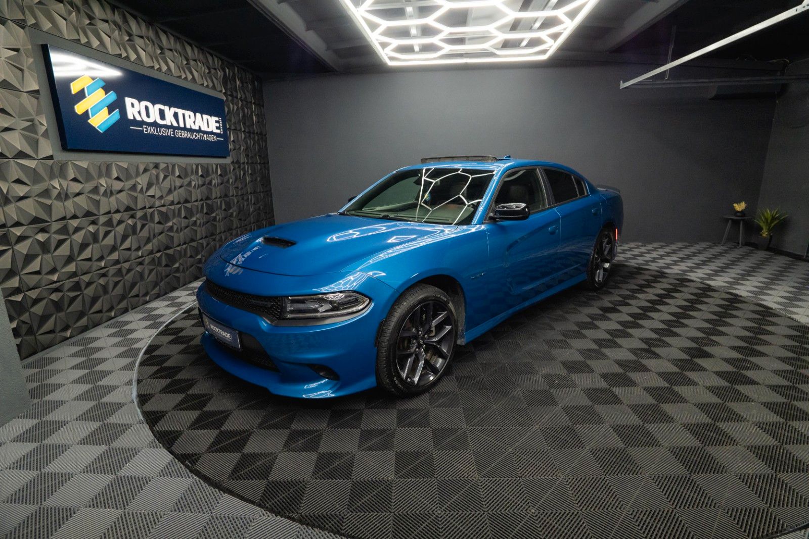 Fahrzeugabbildung Dodge Charger 5.7 V8 HEMI R/T Night-Paket Performance