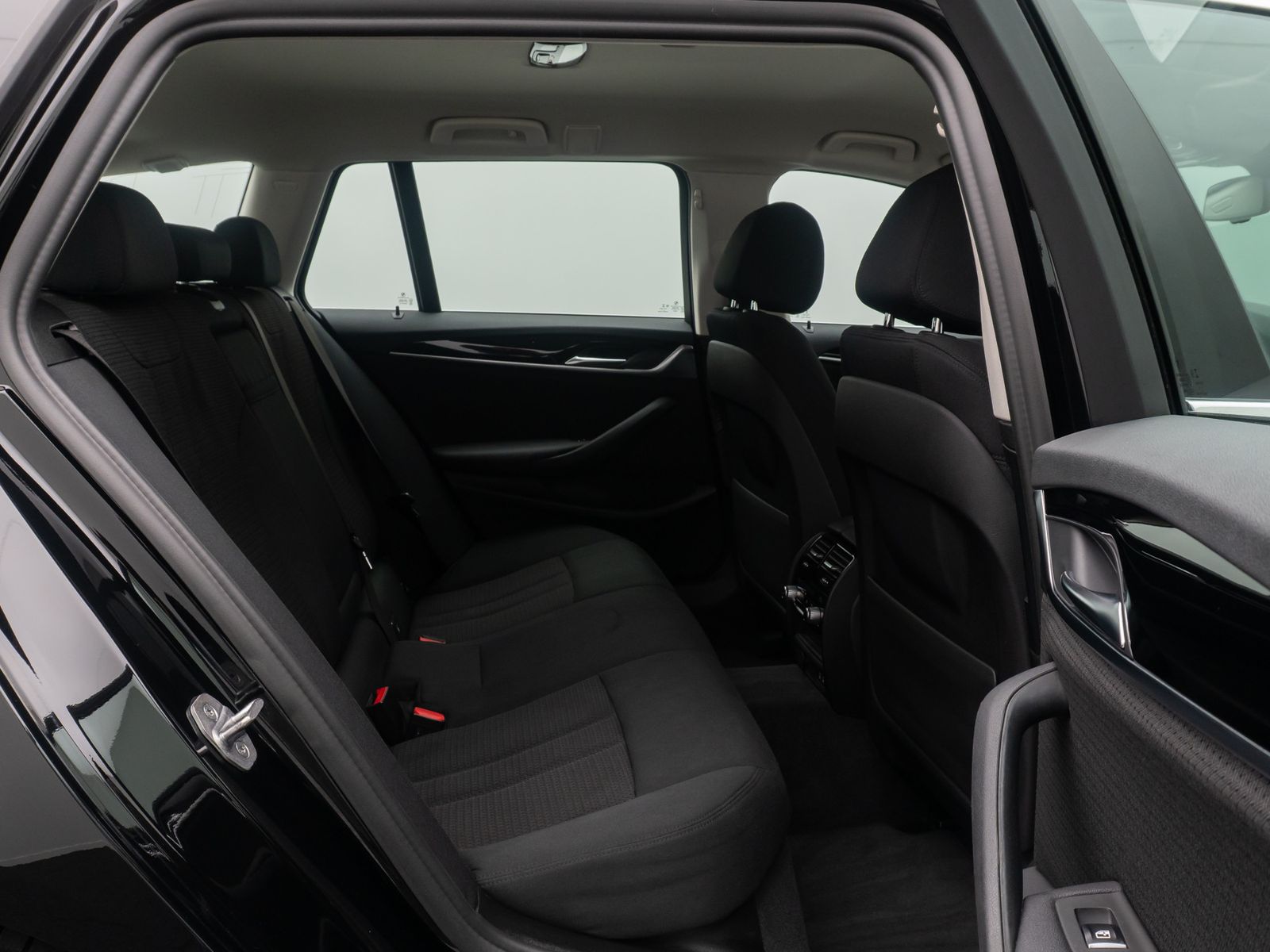 Fahrzeugabbildung BMW 530e Alarm Stop&Go Kamera DAB MSport Parkassist