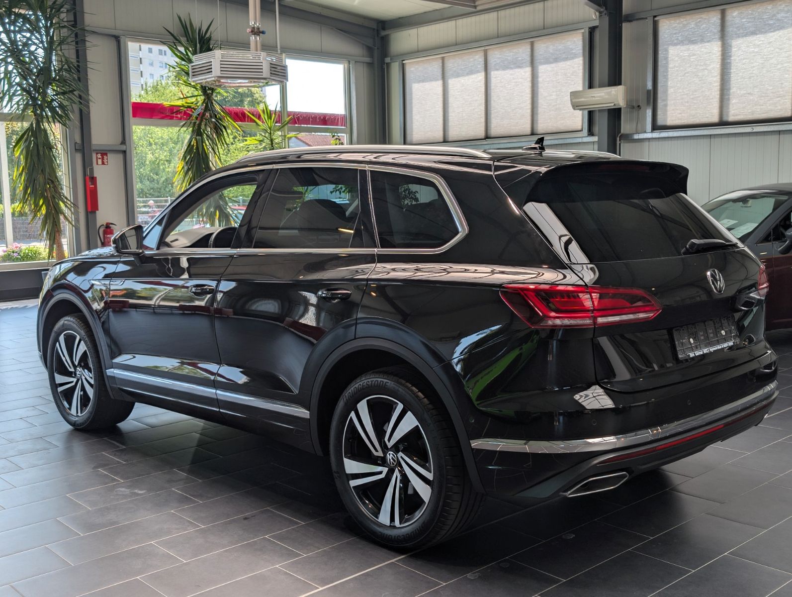 Volkswagen Touareg 3.0 V6 TDI 4Motion DPF Aut. Elegance foto 2