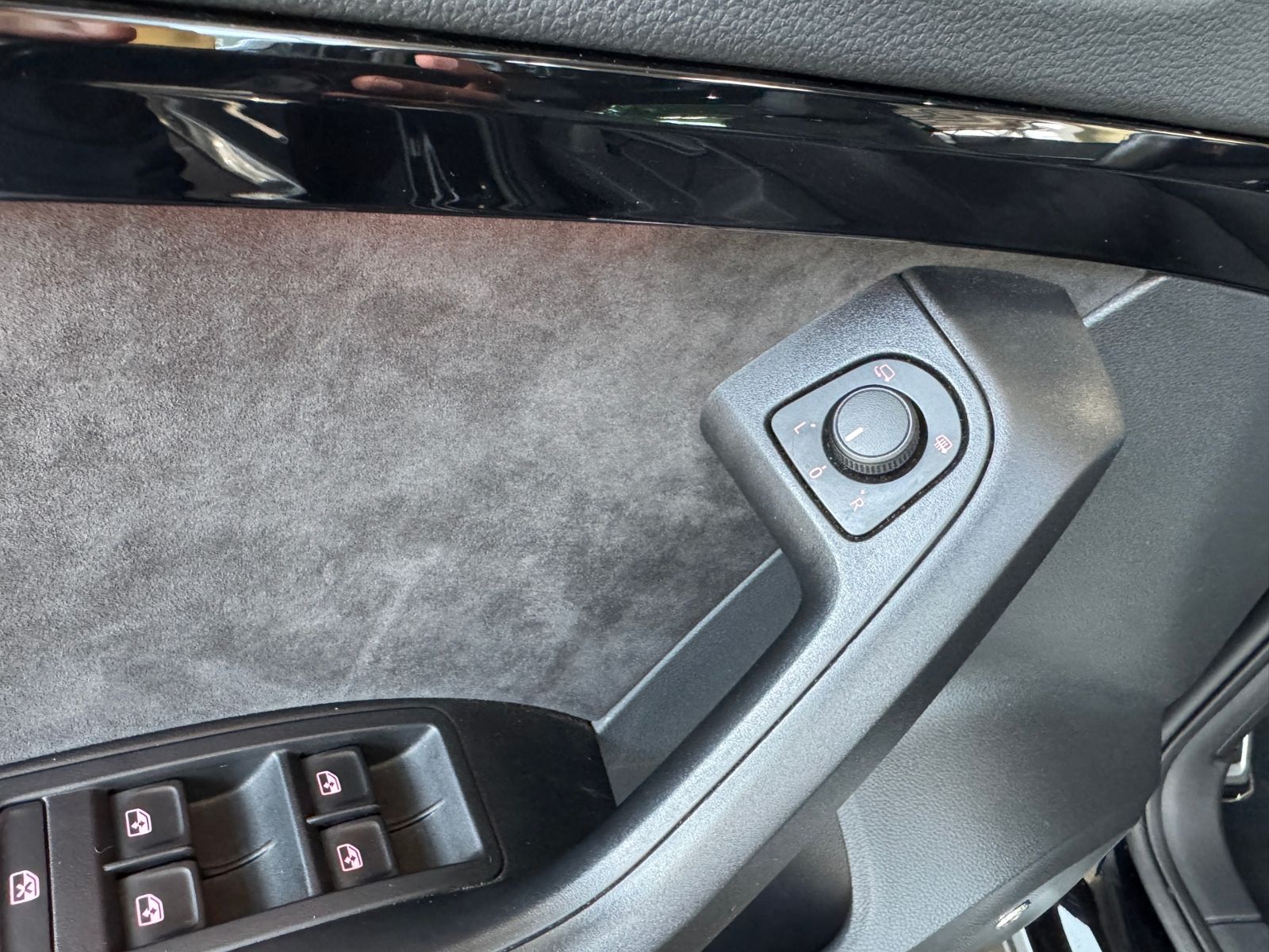 Fahrzeugabbildung CUPRA Ateca 2.0 TSI 4DriveLED NAVI AHK PANO