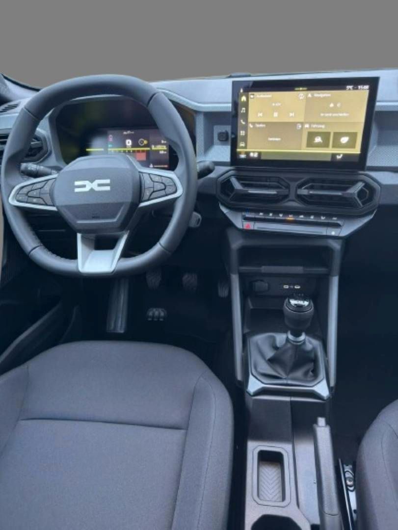 Fahrzeugabbildung Dacia Bigster Essential TCe 140