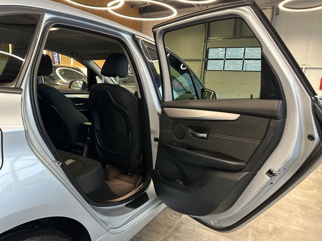 BMW 218 d Active Tourer*Klima*AHK*LED*Navi*Bluetooth