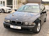 BMW 530i Touring Leder Schiebedach Memory Xenon Navi - BMW 530 aus 2002: Kombi