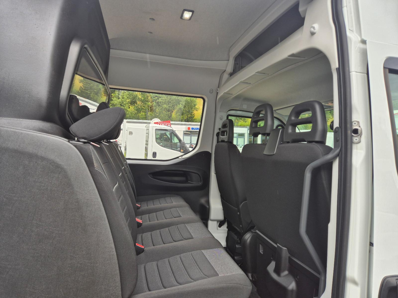 Iveco DAILY 35S14 7-Sitzer DOKA