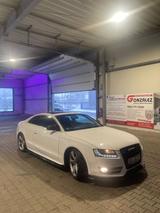 Audi A5 3.2L Coupé - Audi A5 mit Benzin-Antrieb: Sportwagen, 3.2