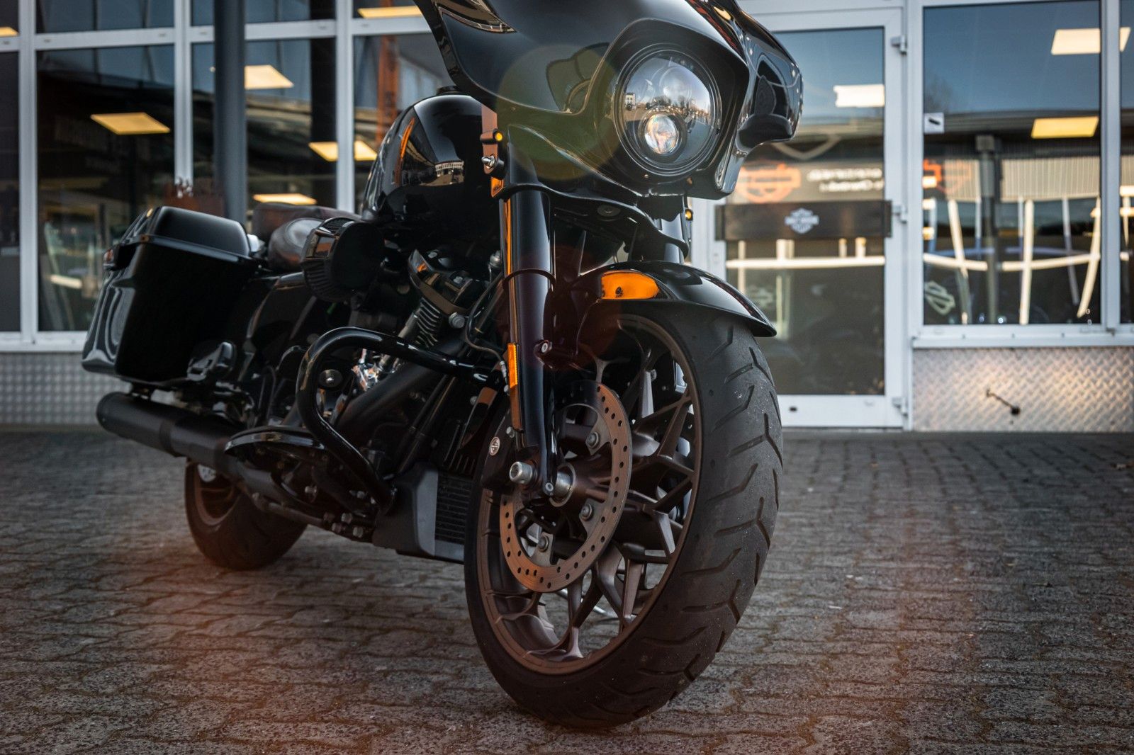 Fahrzeugabbildung Harley-Davidson FLHXST STREET GLIDE ST 117 - Kesstech -