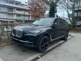 BMW X7 xDrive30d - Black - BMW X7 mit Diesel-Antrieb