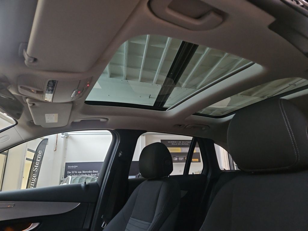 Fahrzeugabbildung Mercedes-Benz GLC 200 d 4M Pano MBUX LED