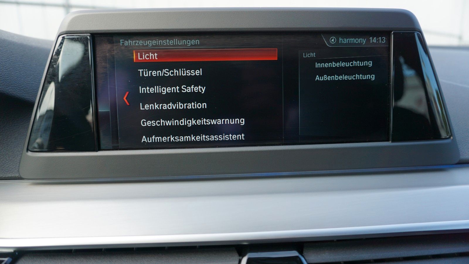 Fahrzeugabbildung BMW 520d xDrive Touring M Sport Navi,LED,Kamera,SH