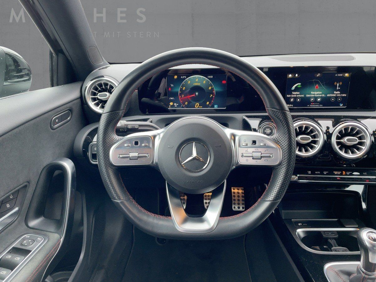 Fahrzeugabbildung Mercedes-Benz A 180 AMG/LED/Tempomat/Navi