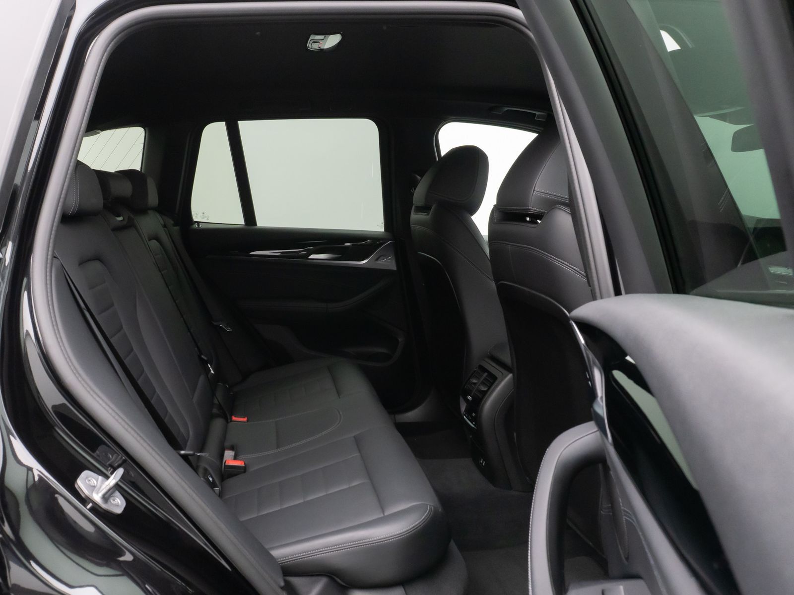 Fahrzeugabbildung BMW X3 xD30e Laser HUD DAB HiFi AHK Komfort 19Zoll