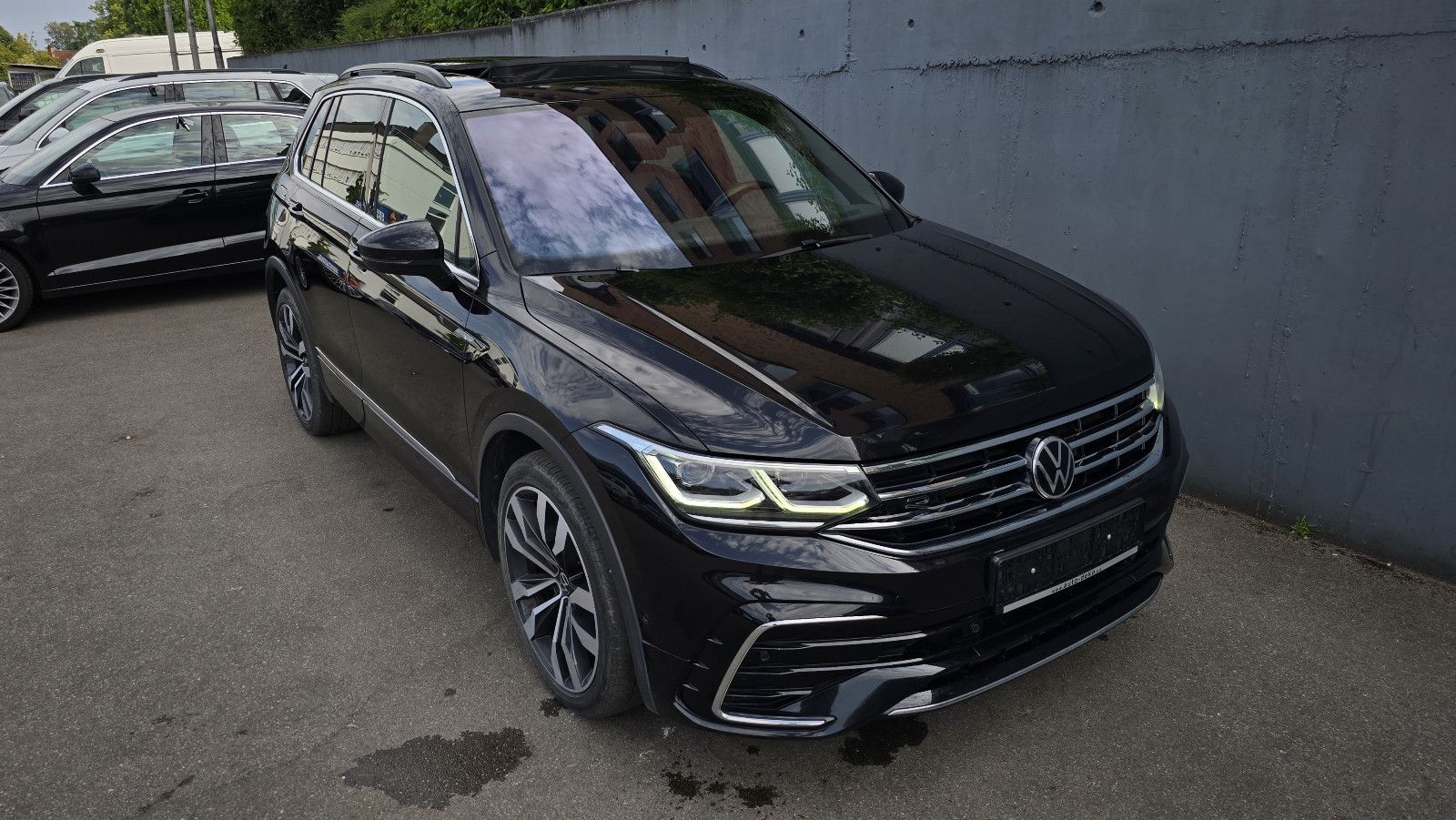 Volkswagen Tiguan 2.0 TDI DSG 4M 3 x R-Line Pano ACC AHK 20 foto 2