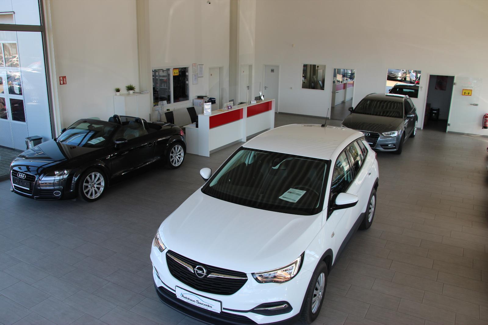 showroom-image-bottom