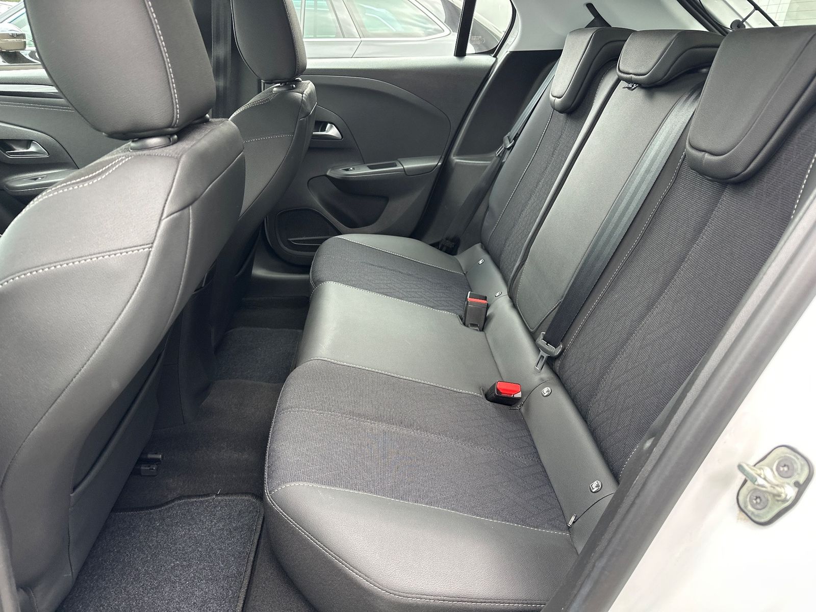 Fahrzeugabbildung Opel Corsa F 1.2 Elegance LED+KAM+PDC+DAB+VCOCK+KLIMA